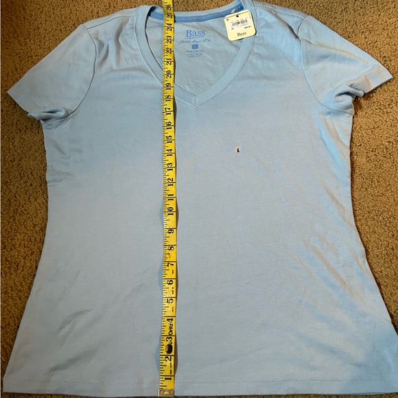 Bass Woman’s V-Neck Blue Shirt NWT Large - Picture 4 of 6